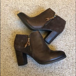 Sperry Brown Booties Size 9